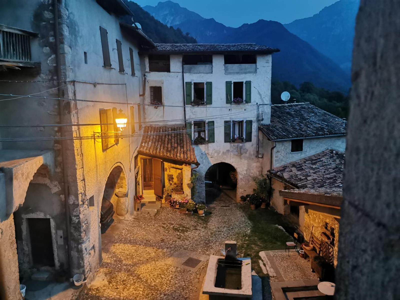 مبيت وإفطار Vestone A Casa Di Gianni E Mari المظهر الخارجي الصورة
